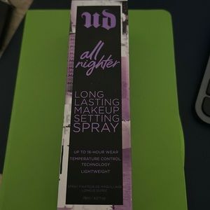 New with box - FULL size Urban Decay all nighter setting spray